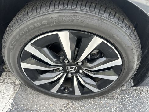 Used 2024 Honda Civic EX image 6