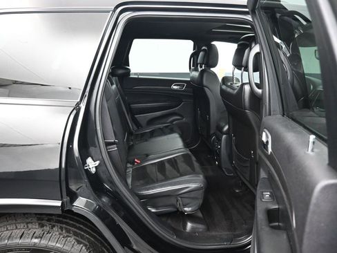 Used 2017 Jeep Grand Cherokee Altitude image 37