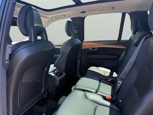 Used 2022 Volvo XC90 T6 Momentum w/ Advanced Package AWD/4WD image 9