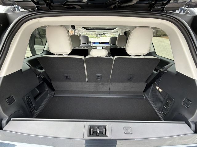 New 2025 Lincoln Navigator Reserve AWD/4WD image 25