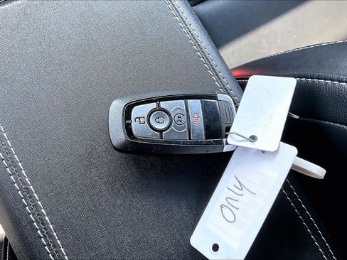 Used 2025 Ford Bronco Outer Banks AWD/4WD image 12