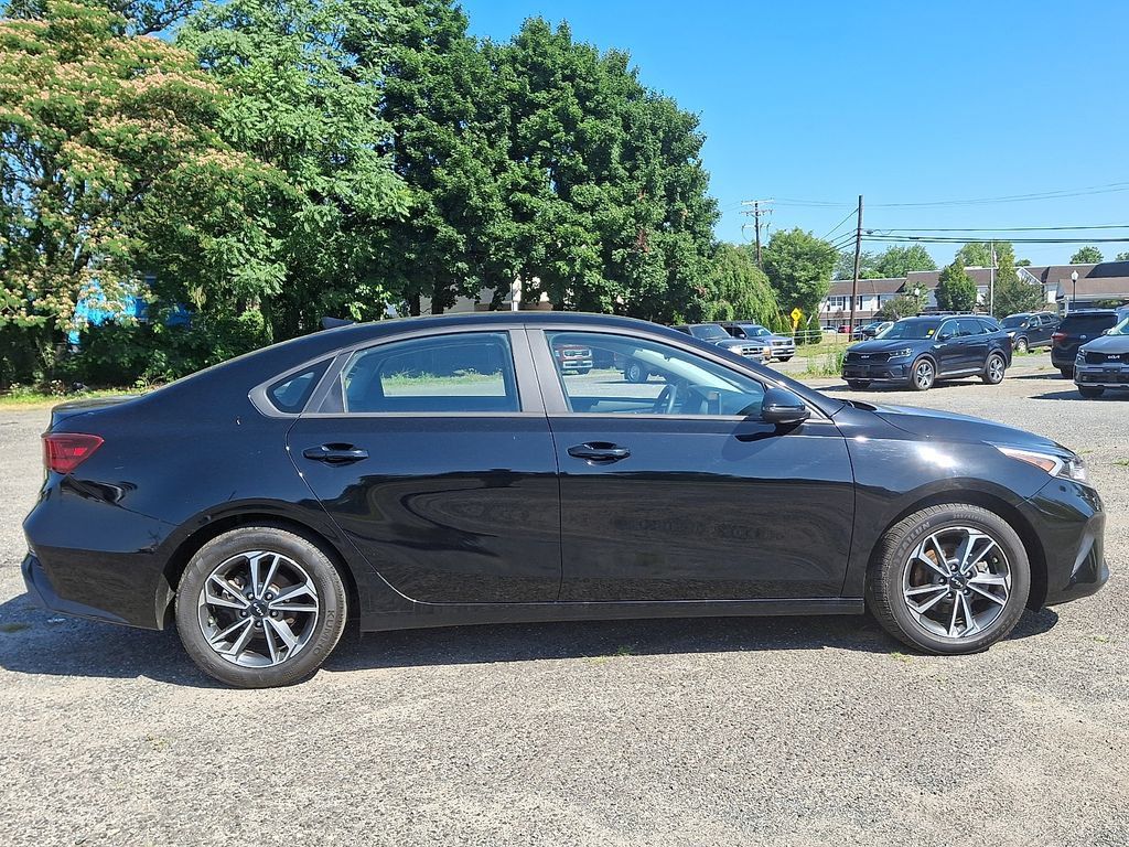Certified 2023 Kia Forte LXS w/ LXS Technology Package FWD image 7