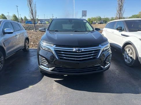 Used 2023 Chevrolet Equinox Premier AWD/4WD image 2