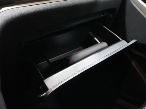 Used 2024 Ford Explorer XLT w/ Equipment Group 202A image 30