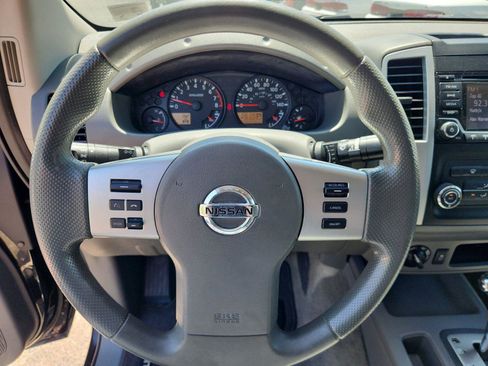 Used 2017 Nissan Frontier SV AWD/4WD image 18