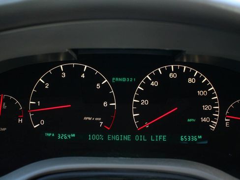 Used 2002 Cadillac Seville SLS w/ Premium Luxury Pkg image 10