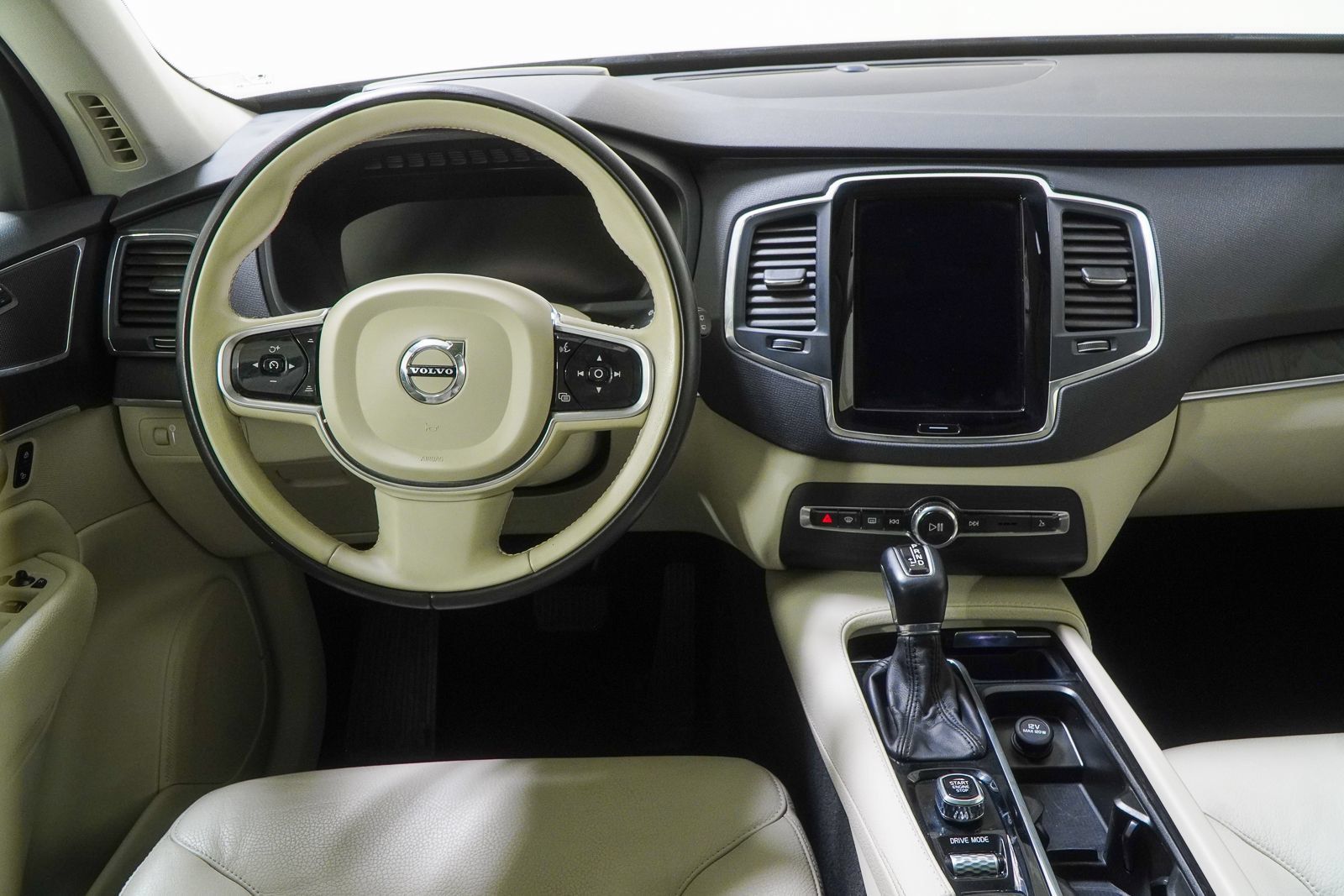 Used 2020 Volvo XC90 T6 Momentum w/ Protection Package Premier AWD/4WD image 22