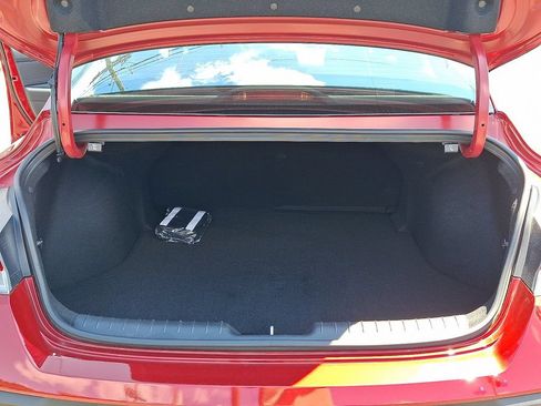 Used 2025 Hyundai Elantra Sport FWD image 30