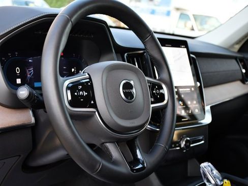 Certified 2025 Volvo XC90 B6 Plus image 14