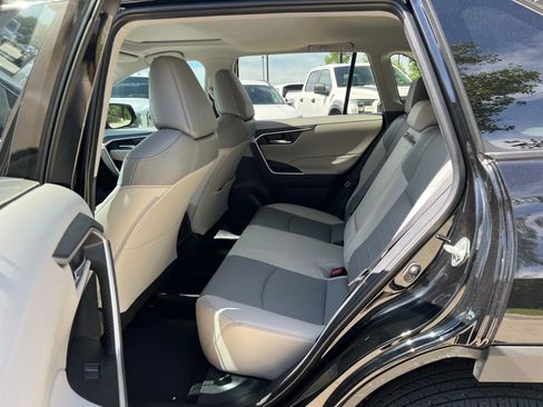 Used 2025 Toyota RAV4 XLE Premium FWD image 18