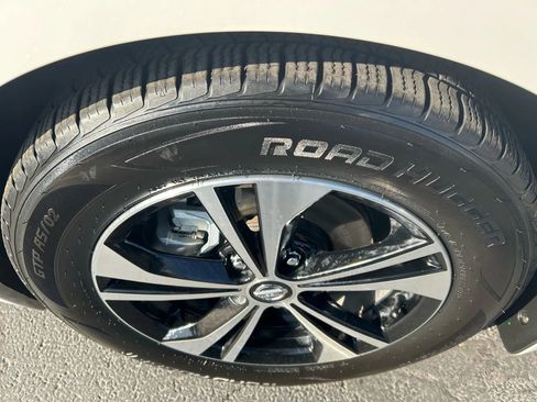 Used 2022 Nissan Sentra SV w/ Trunk Package image 10