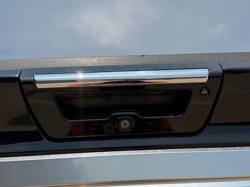 Used 2017 Ford F150 Platinum w/ Equipment Group 701A Luxury AWD/4WD image 8