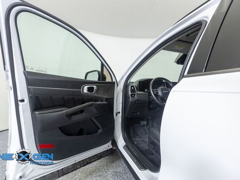 Used 2022 Kia Sorento SX AWD/4WD image 9