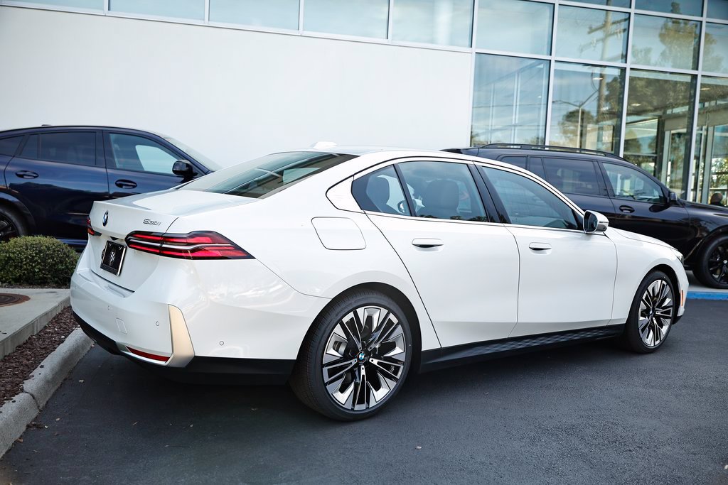 Used 2026 BMW 530i w/ Premium Package RWD image 7