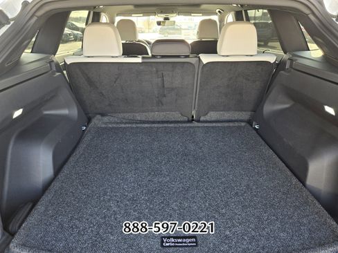 Certified 2025 Volkswagen Atlas Cross Sport SEL Premium R-Line image 18