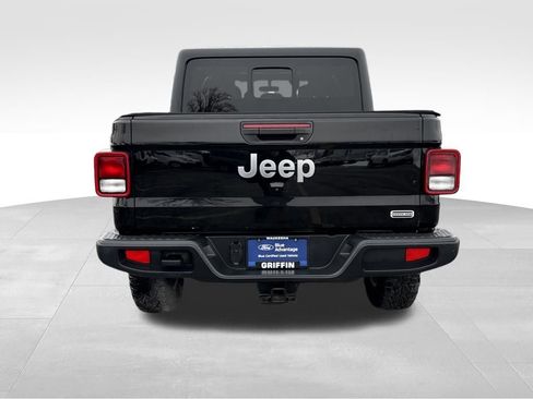 Used 2020 Jeep Gladiator Overland image 6