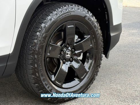 Certified 2025 Honda Ridgeline Black Edition image 6