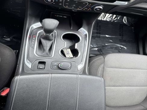 Used 2024 Chevrolet Traverse LT FWD image 22