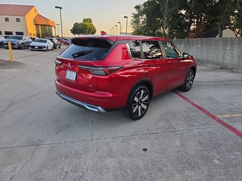 Used 2025 Mitsubishi Outlander AWD image 7