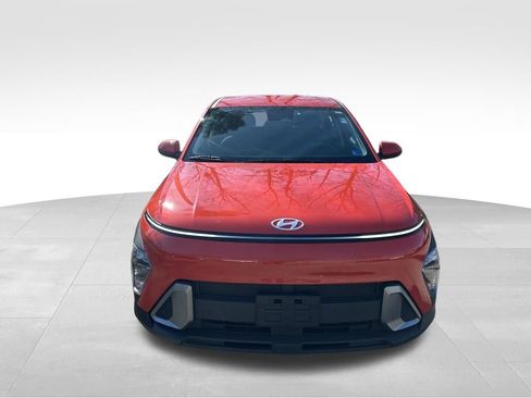 Used 2024 Hyundai Kona SE image 9