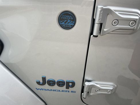 Used 2024 Jeep Wrangler Sport S w/ Convenience Group image 10