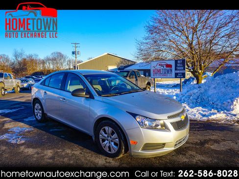 Used 2014 Chevrolet Cruze LS image 1