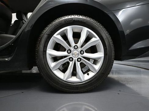 Used 2019 Chevrolet Malibu LT w/ Leather Package image 12