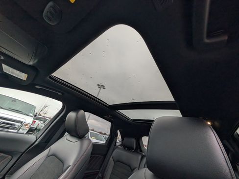 Certified 2024 Ford Edge ST-Line image 34