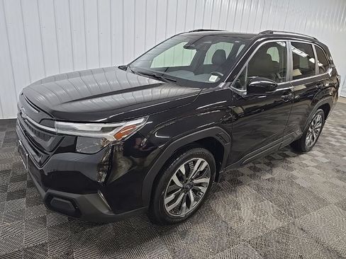 Used 2025 Subaru Forester Touring AWD/4WD image 9