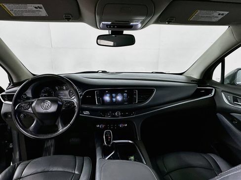Used 2019 Buick Enclave Essence AWD/4WD image 3