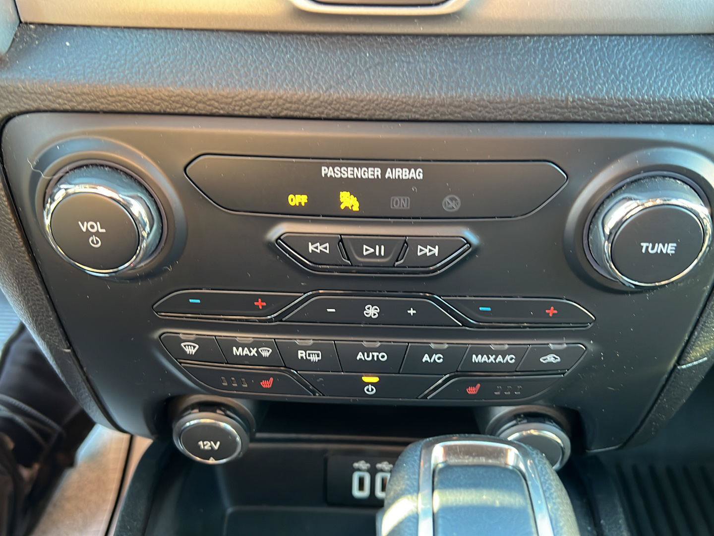 Used 2019 Ford Ranger XLT w/ Equipment Group 302A Luxury AWD/4WD image 13