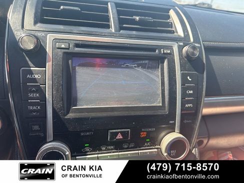 Used 2013 Toyota Camry SE w/ Leather Pkg image 32