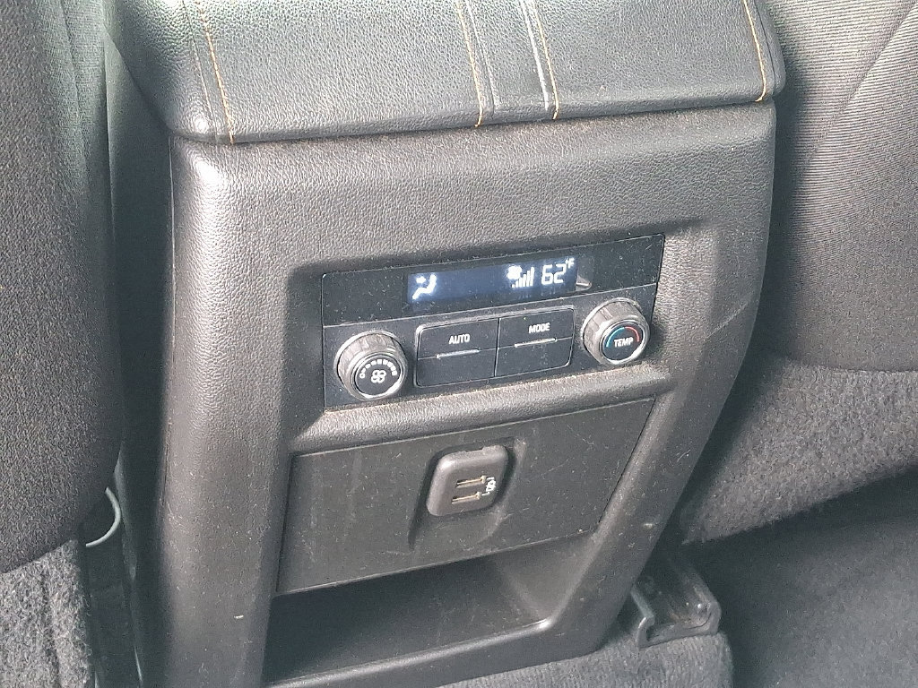 Used 2021 Chevrolet Traverse LS FWD image 12