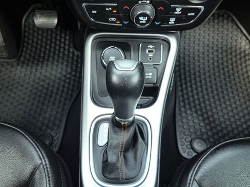 Used 2019 Jeep Compass Latitude w/ Cold Weather Group image 8