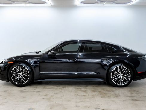 Used 2023 Porsche Taycan image 8