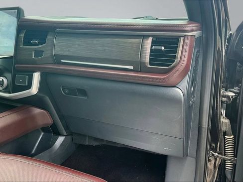 Used 2023 Ford Expedition Limited AWD/4WD image 24