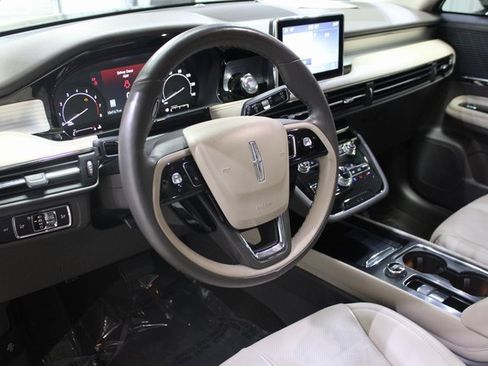 Used 2021 Lincoln Corsair FWD w/ Premium Package image 10