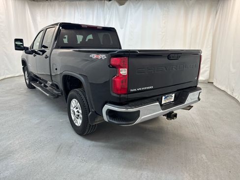 Used 2025 Chevrolet Silverado 2500 LT w/ Convenience Package image 3