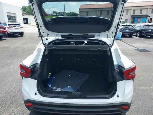 New 2026 Chevrolet Trax LT w/ Driver Confidence Package FWD image 14
