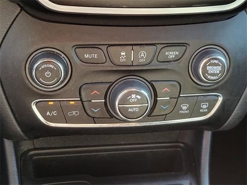 Used 2021 Jeep Cherokee Latitude Lux 80th Anniv w/ Quick Order Package 26U 80TH image 26