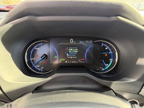 Used 2024 Toyota RAV4 SE image 19