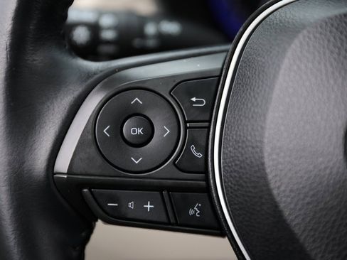 Used 2022 Toyota Corolla Cross XLE w/ Convenience Package image 23