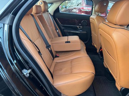 Used 2016 Jaguar XJ R-Sport image 23