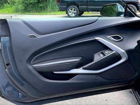 Used 2020 Chevrolet Camaro LT RWD image 9
