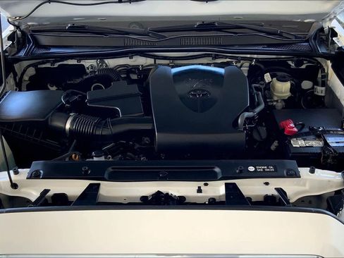 Used 2019 Toyota Tacoma SR5 image 30