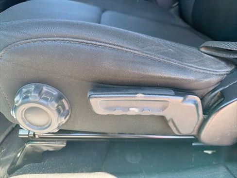 Used 2020 Jeep Wrangler Unlimited Sahara w/ Uconnect 4C Nav & Sound Group AWD/4WD image 16