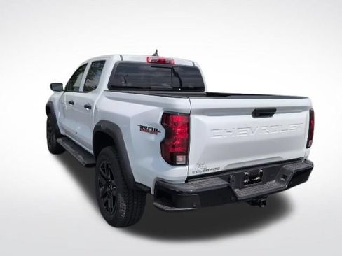 Used 2024 Chevrolet Colorado Trail Boss w/ Advanced Trailering Package AWD/4WD image 9