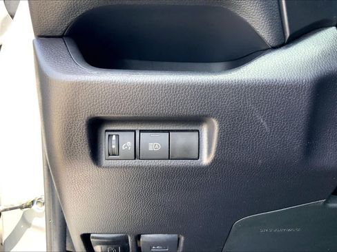 Used 2025 Toyota RAV4 LE FWD image 33