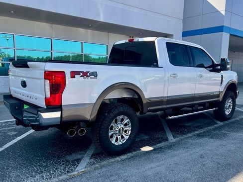 Used 2019 Ford F250 Lariat w/ Lariat Ultimate Package image 4