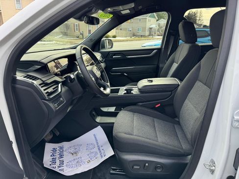 Used 2025 GMC Acadia Elevation image 20